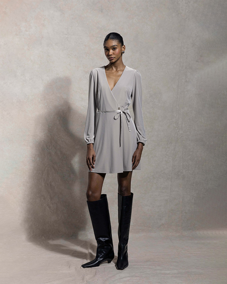 HUG 沙丘色裹身裙